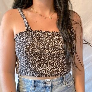 🌻Black Floral Ruffle Tank Top🌻